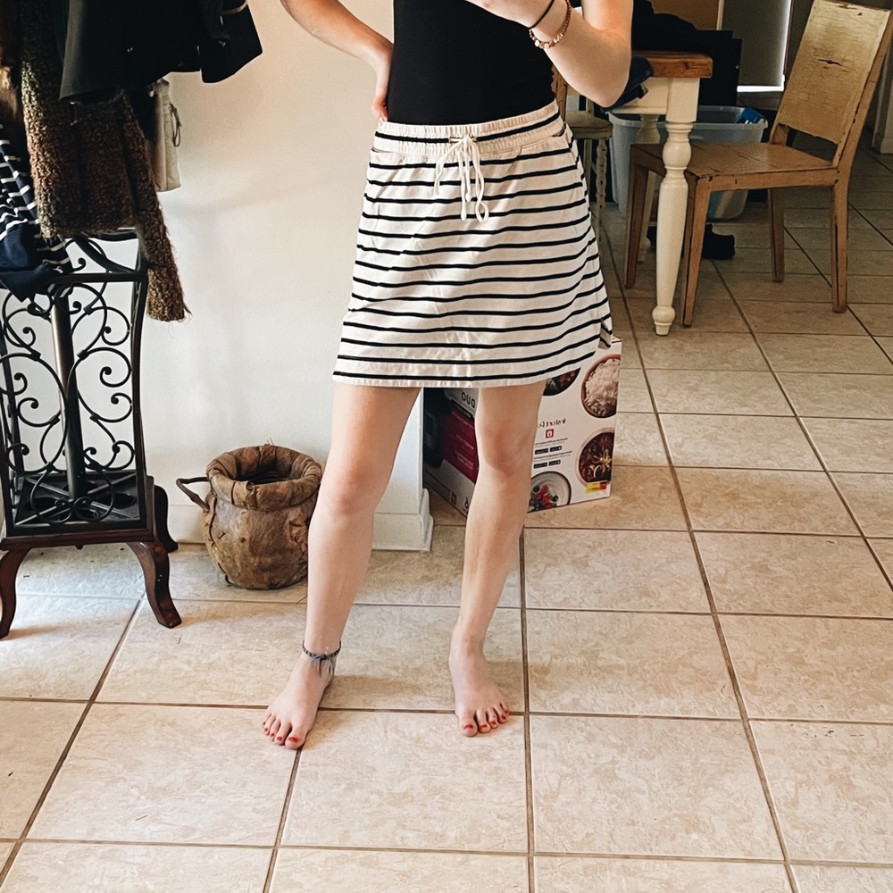 Black and creme mini skirt
